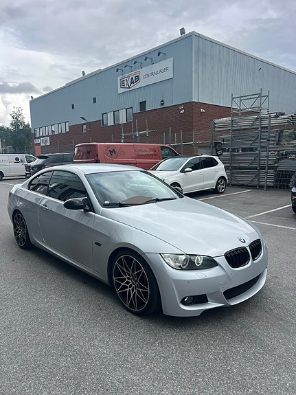 BMW 335d 2 of 5