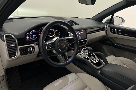 Porsche Cayenne S 9 of 30