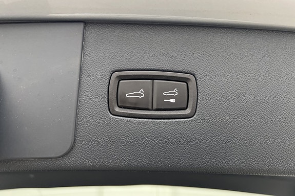 Porsche Cayenne S 10 of 30