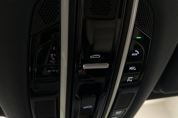 Porsche Cayenne S 23 of 30
