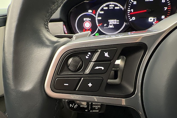 Porsche Cayenne S 17 of 30