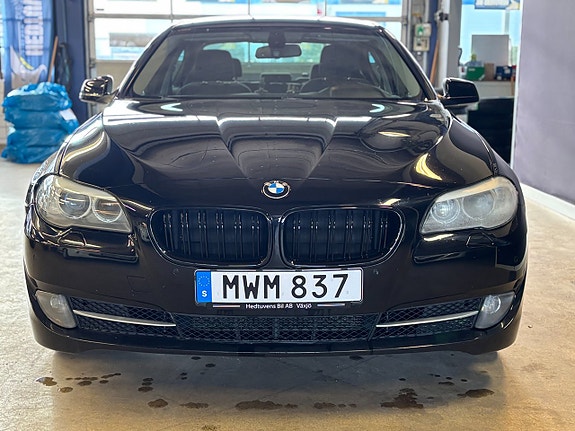 BMW 520 2 of 5