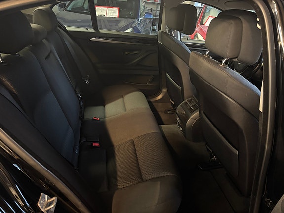 BMW 520 12 of 17
