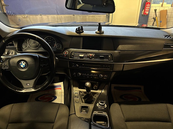 BMW 520 15 of 17
