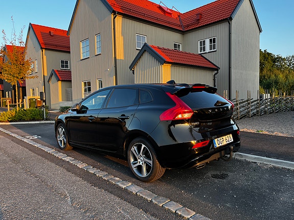 Volvo V40 3 of 5