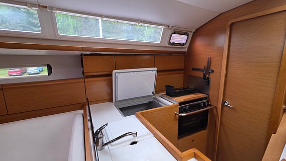 Jeanneau Sun Odyssey 409 Performance 6 of 20