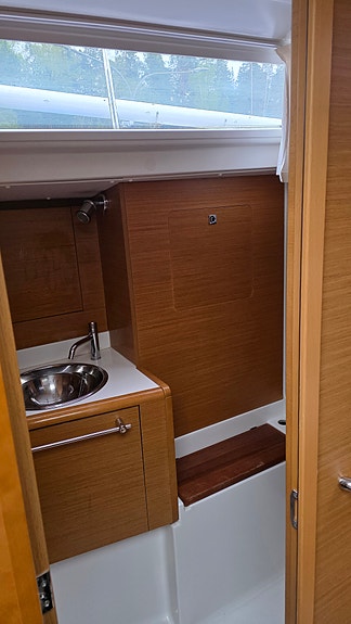 Jeanneau Sun Odyssey 409 Performance 11 of 20