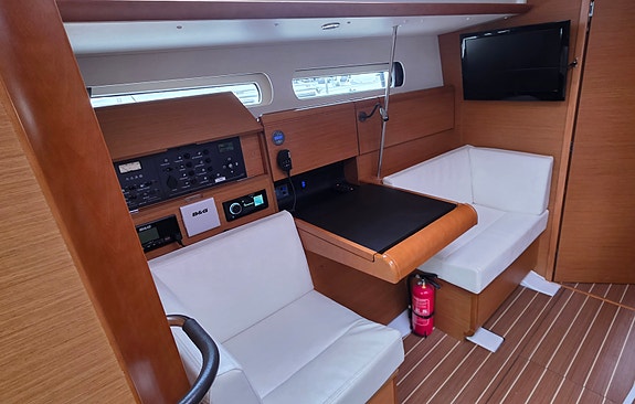 Jeanneau Sun Odyssey 409 Performance 5 of 20