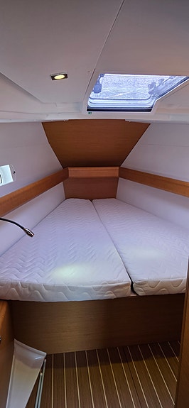 Jeanneau Sun Odyssey 409 Performance 7 of 20
