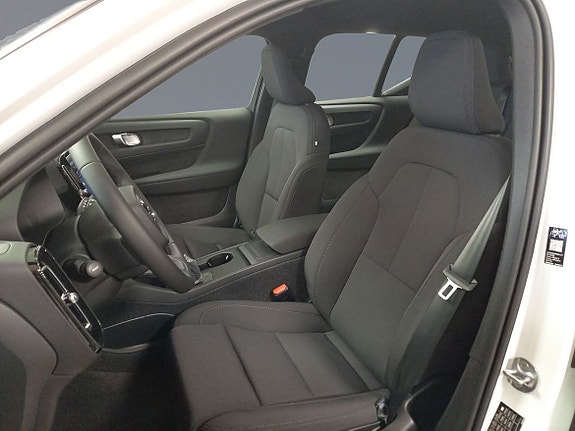 Volvo EX40 5 of 11