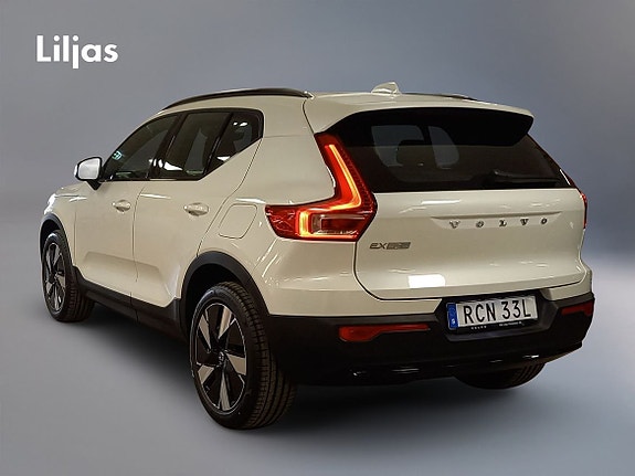 Volvo EX40 3 of 11