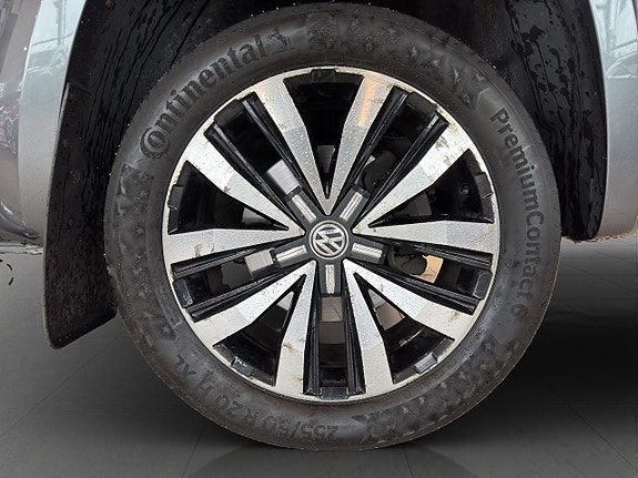 Volkswagen Amarok 8 of 24