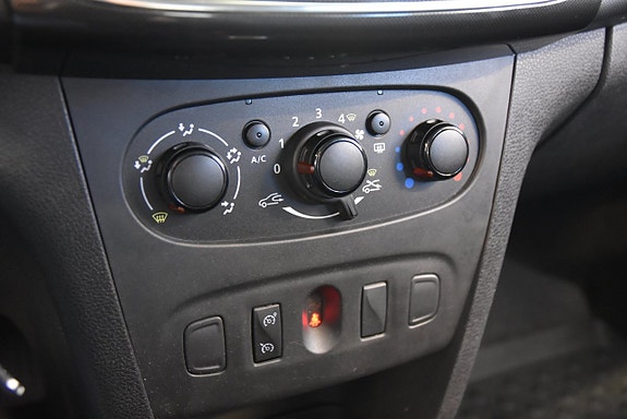 Dacia Logan 13 of 15