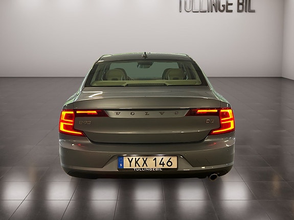 Volvo S90 4 of 5