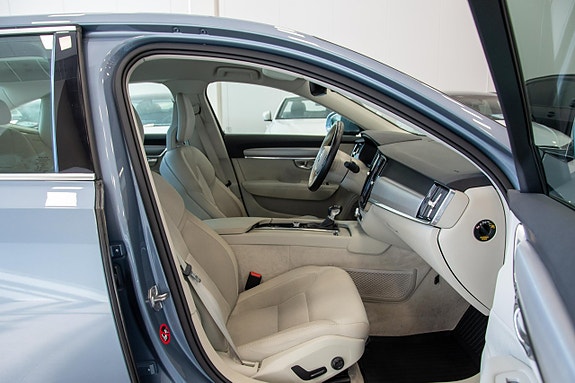 Volvo S90 14 of 21