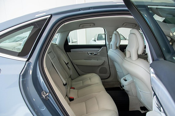 Volvo S90 13 of 21