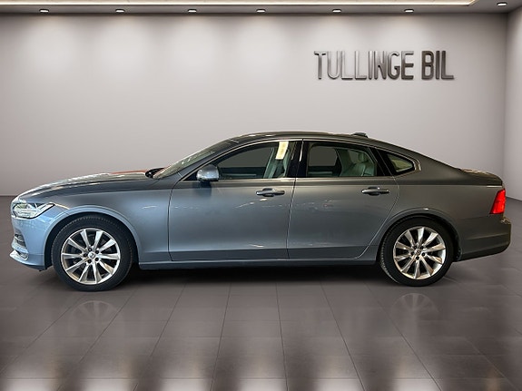 Volvo S90 2 of 5