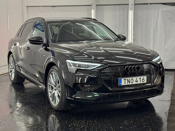 Audi e-tron 3 of 23