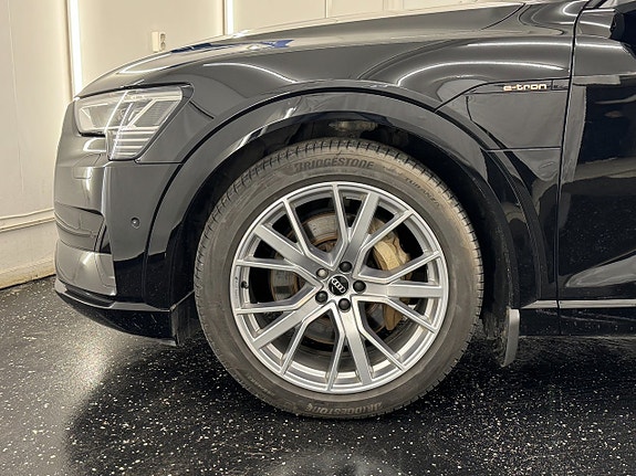 Audi e-tron 7 of 23