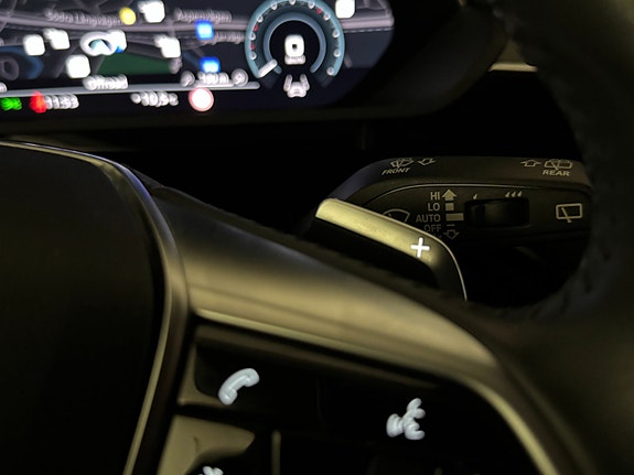Audi e-tron 14 of 23