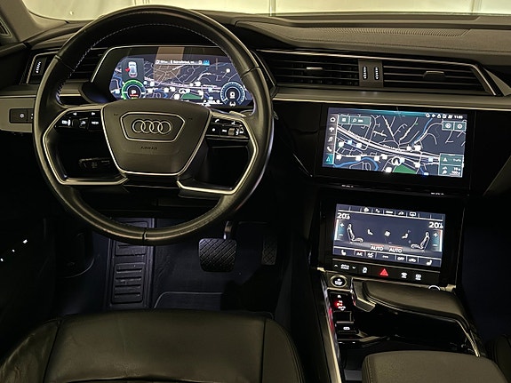 Audi e-tron 12 of 23