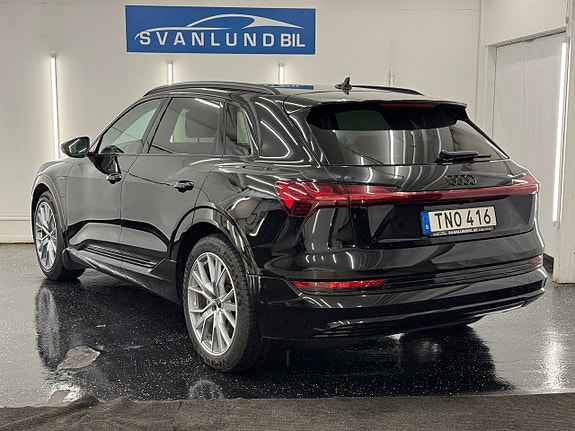Audi e-tron 5 of 23