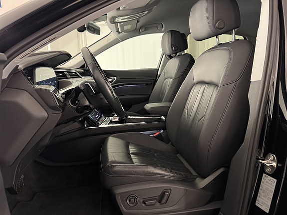 Audi e-tron 9 of 23