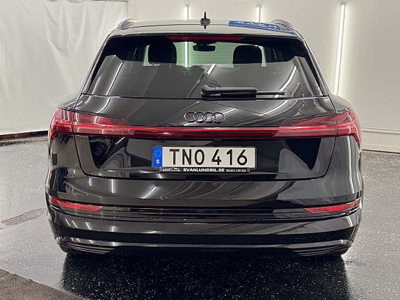 Audi e-tron 6 of 23