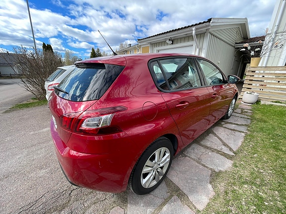Peugeot 308 3 of 5