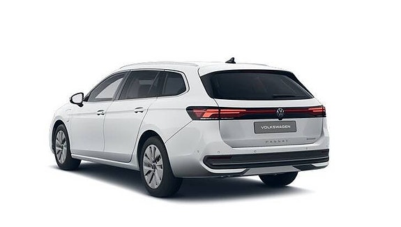 Volkswagen Passat 2 of 5