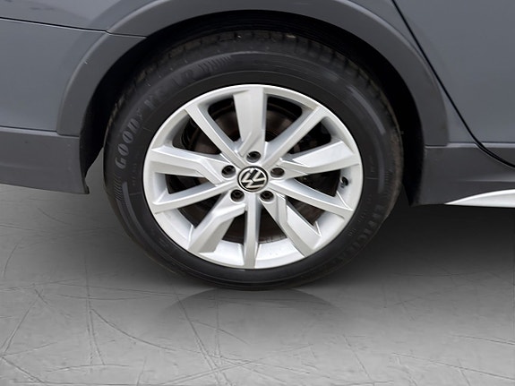 Volkswagen Golf Alltrack 27 of 28