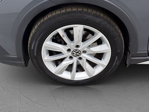 Volkswagen Golf Alltrack 25 of 28
