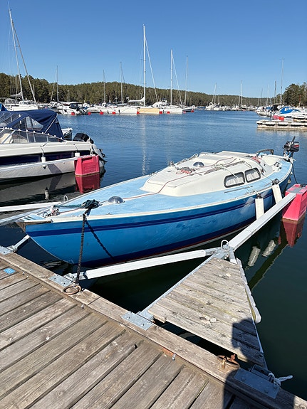 IF-båt i fint skick med rullfock 3 of 3