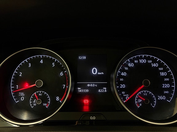 Volkswagen Golf VII 15 of 23