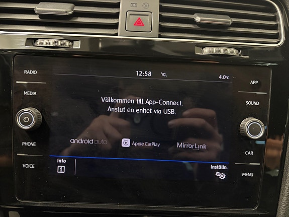 Volkswagen Golf VII 19 of 23