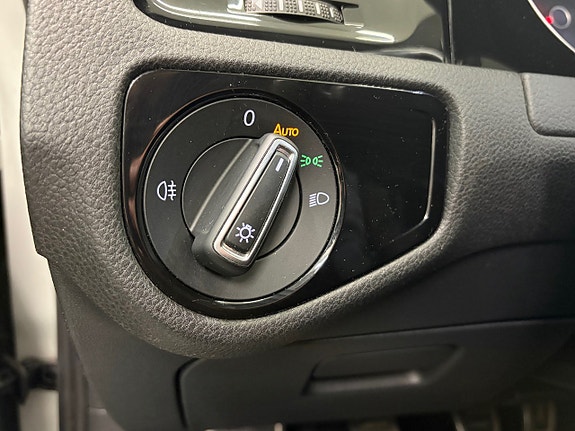 Volkswagen Golf VII 22 of 23
