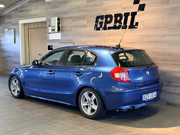 BMW 116i 3 of 5