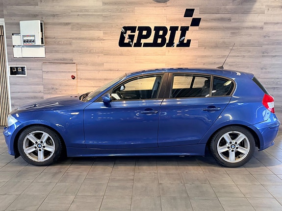 BMW 116i 2 of 5