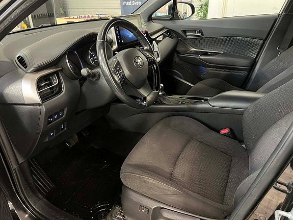 Toyota C-HR 7 of 17