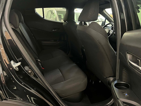 Toyota C-HR 16 of 17