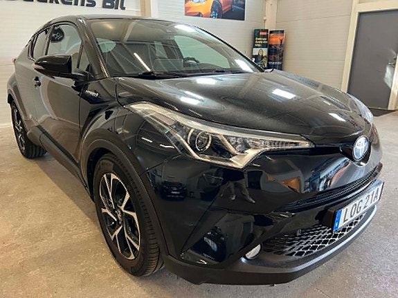 Toyota C-HR 2 of 5