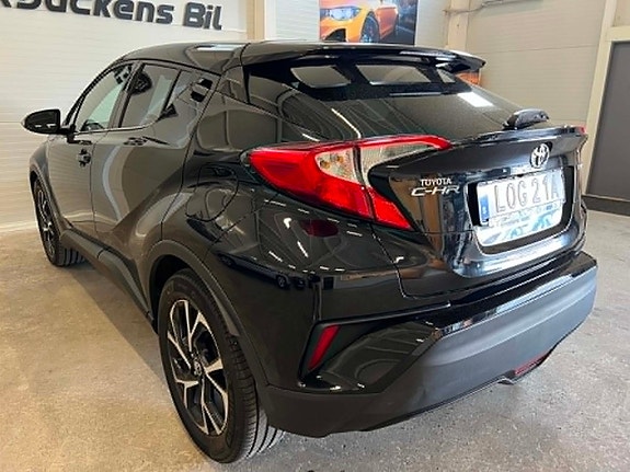 Toyota C-HR 4 of 5