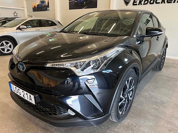 Toyota C-HR 3 of 5
