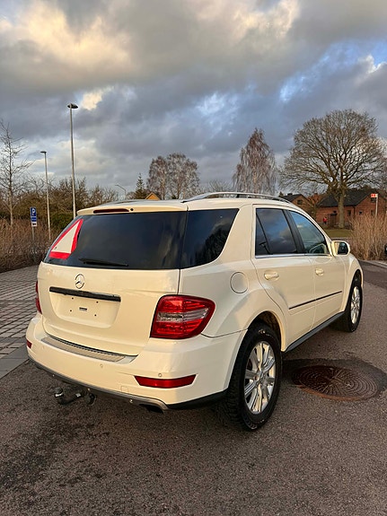Mercedes-Benz ML280 12 of 15