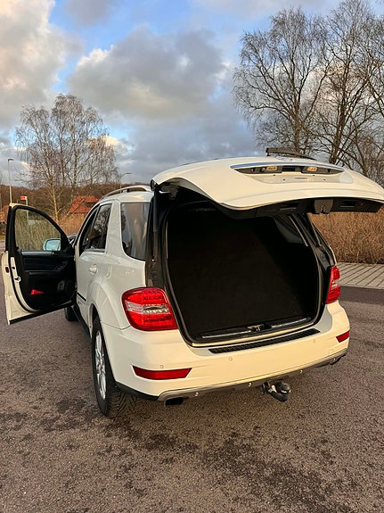 Mercedes-Benz ML280 3 of 15