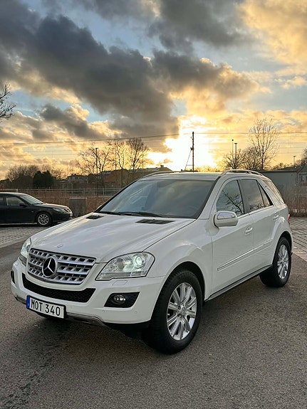 Mercedes-Benz ML280 14 of 15