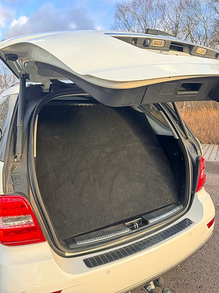 Mercedes-Benz ML280 11 of 15