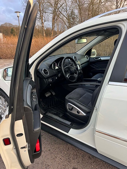 Mercedes-Benz ML280 7 of 15
