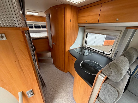 Weinsberg Meteor 790 * Stort garage * Dragkrok * Solceller * 6 of 9