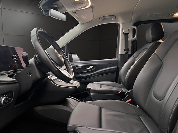 Mercedes-Benz V250 d 28 of 30